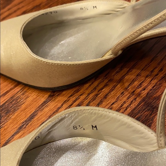Stuart Weitzman champagne formal shoes - Picture 6 of 7